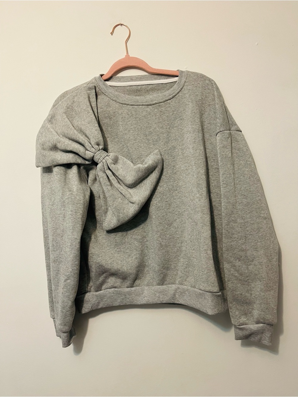 SHEIN Light Gray Crewneck Sweatshirt with Shoulder Bow